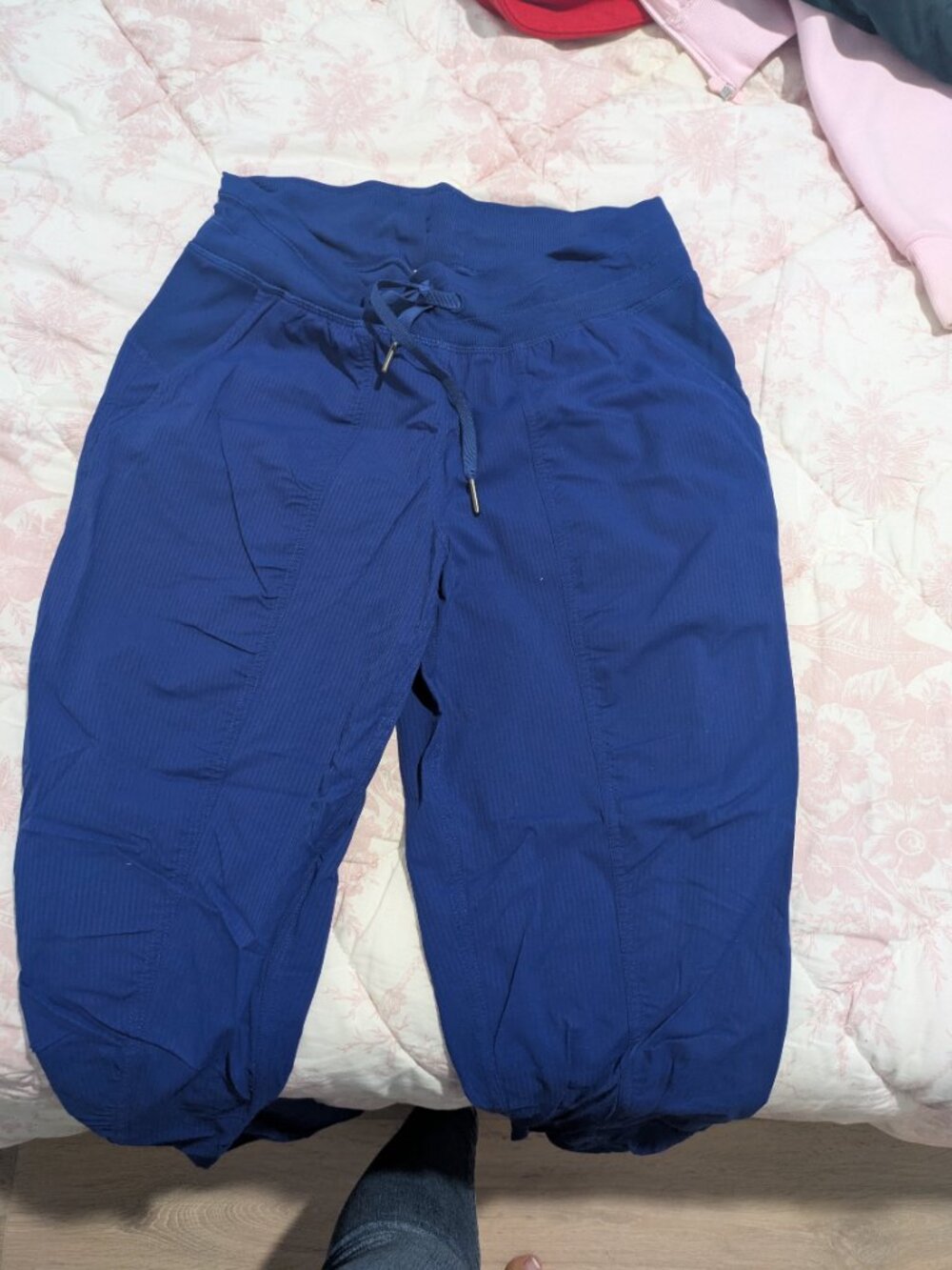 Lululemon - Picture 2 of 2